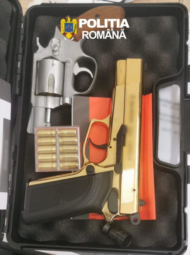 Trei barbati retinuti pentru nerespectarea regimului armelor, uz de arma si contrabanda