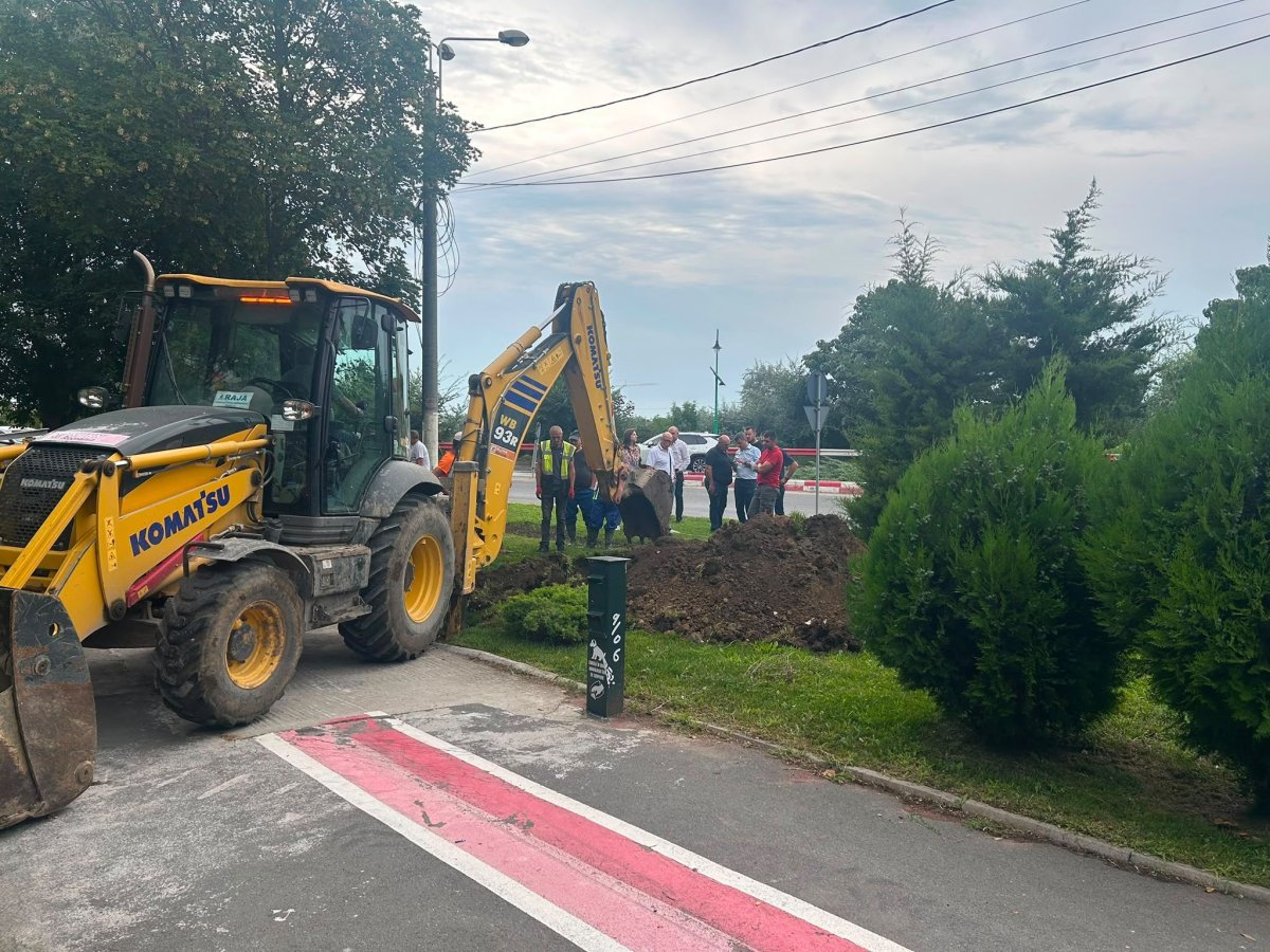 Interventie complexa a echipei RAJA pentru deblocarea colectorului principal de canalizare din orasul Navodari Interventie complexa a echipei RAJA pentru deblocarea colectorului principal de canalizare din orasul Navodari