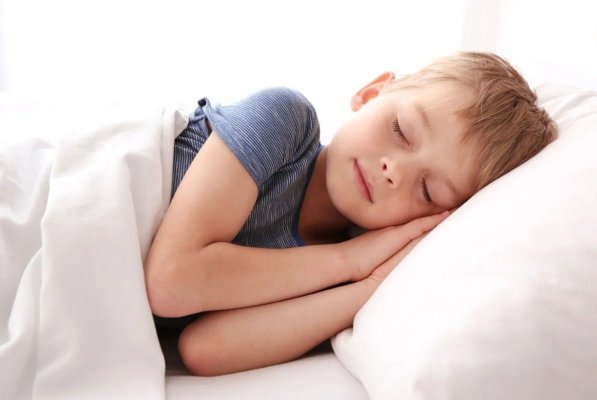 Pregătirea pentru școală începe din timp: Cum readucem copiii la programul de somn corect