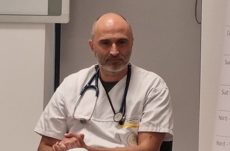 Medicul care le spunea romanilor nevaccinati ca ii asteapta cu lumanari la spital a gasit un nou sindrom, cauzat de aerul conditionat Medicul care le spunea romanilor nevaccinati ca ii asteapta cu lumanari la spital a gasit un nou sindrom, cauzat de aerul conditionat