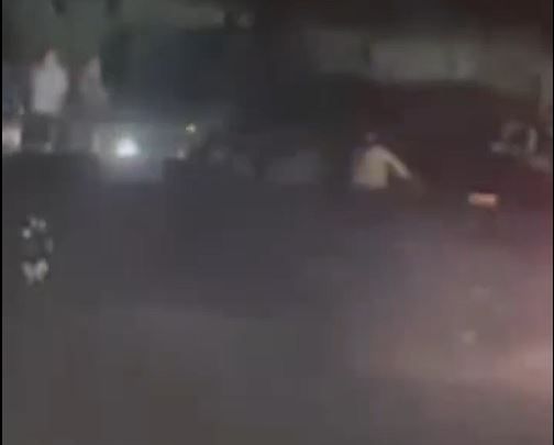 Un tanar din Brasov s-a angajat in efectuarea unor derapaje periculoase pe aleea Lebedei din Portul Tomis. Video