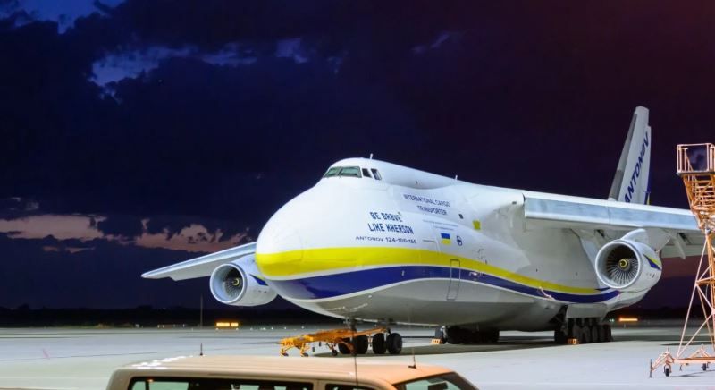 Alerta la un centru logistic NATO: O drona cu explozibili, descoperita langa avioane ucrainene