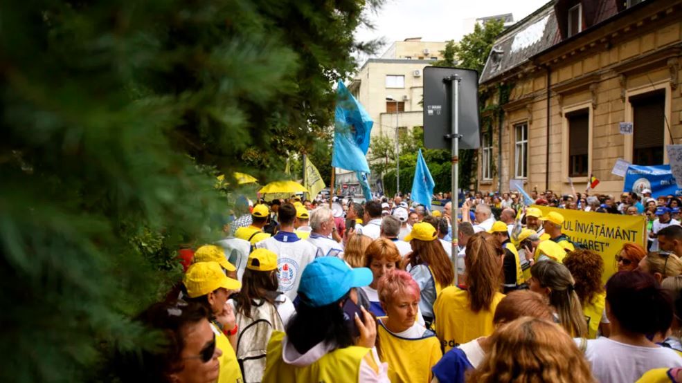Sindicatele din Educatie cer partidelor parlamentare sa sustina grilele de salarizare convenite dupa greva din 2023