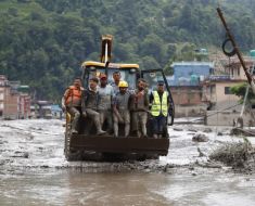 Mii de familii din Nepal așteaptă răspunsuri, identificarea victimelor merge lent, iar speranțele scad Mii de familii din Nepal așteaptă răspunsuri, identificarea victimelor merge lent, iar speranțele scad