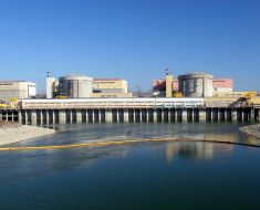 Raport: Barjele scufundate în Dunăre şi alte lucrări făcute pentru centrala de la Cernavodă au avut „eficienţă redusă“