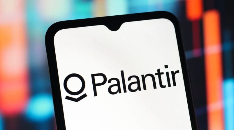 Palantir isi majoreaza estimarile, dupa un trimestru cu rezultate financiare spectaculoase; actiunile au urcat luni cu 8%