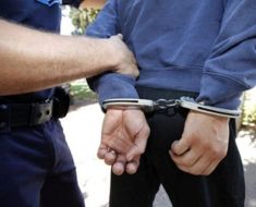 Bărbatul care și-a înjunghiat mama în Suceava a fost reținut de polițiști Bărbatul care și-a înjunghiat mama în Suceava a fost reținut de polițiști