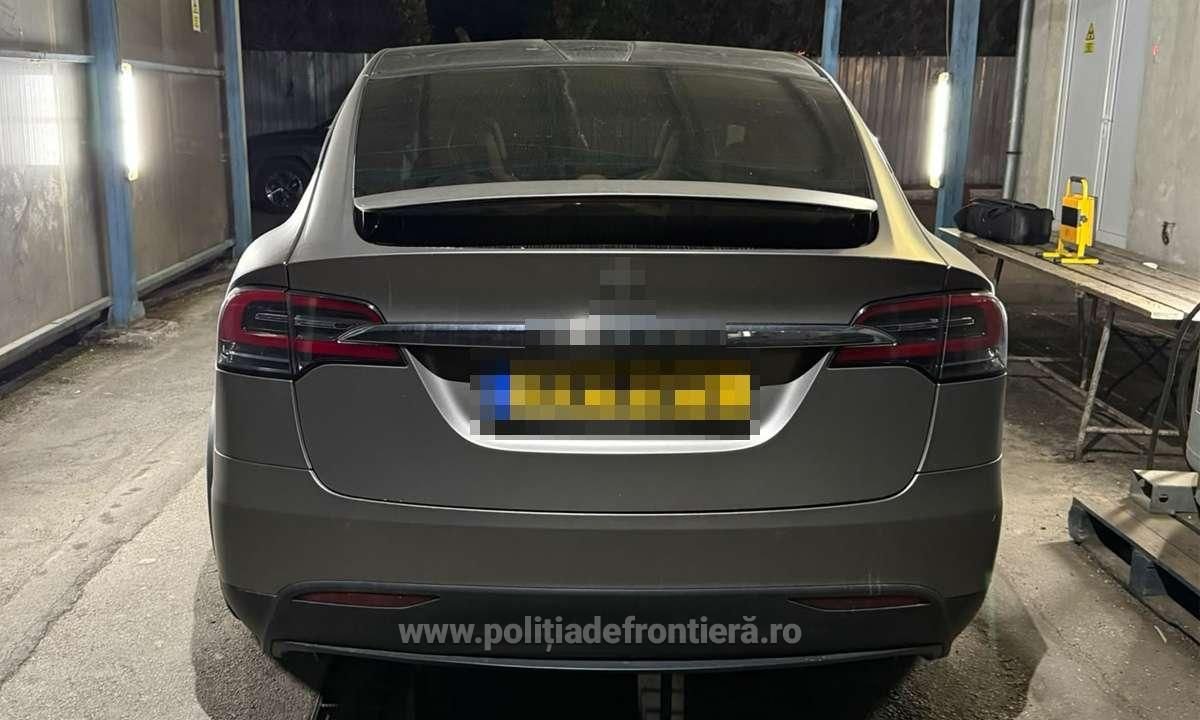 Captura la frontiera! O masina de 105.000 de lei, cautata de autoritatile olandeze, a fost oprita la Sighetu Marmatiei Captura la frontiera! O masina de 105.000 de lei, cautata de autoritatile olandeze, a fost oprita la Sighetu Marmatiei