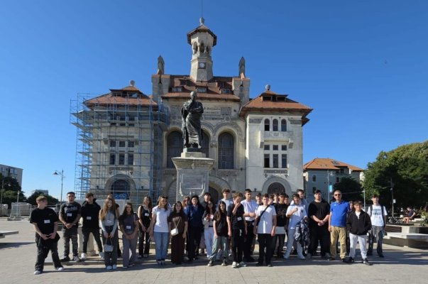 Elevii Liceului Tehnologic „Tomis“ au participat la un tur ghidat prin Peninsula Constanței, organizat de Muzeul de Istorie Elevii Liceului Tehnologic „Tomis“ au participat la un tur ghidat prin Peninsula Constanței, organizat de Muzeul de Istorie