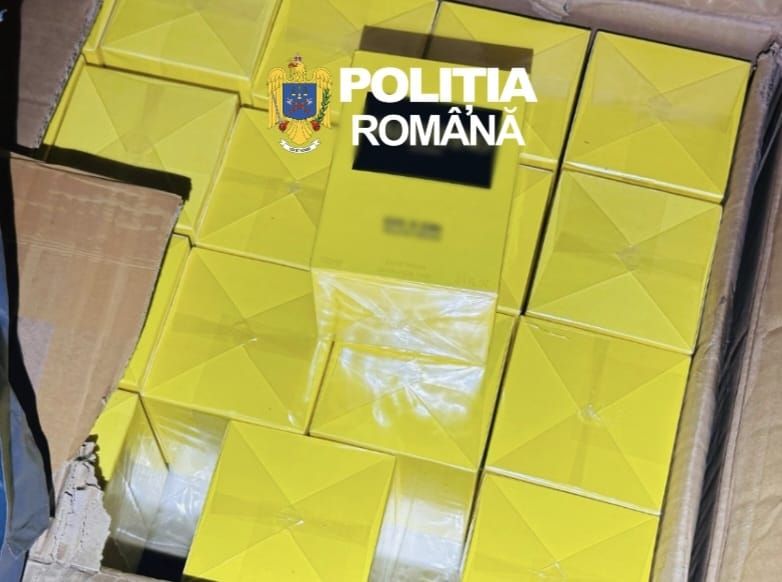 Control de amploare in Giurgiu: Peste 2.100 de parfumuri si haine de firma false, confiscate dintr-un autocar care mergea spre Bucuresti Control de amploare in Giurgiu: Peste 2.100 de parfumuri si haine de firma false, confiscate dintr-un autocar care mergea spre Bucuresti