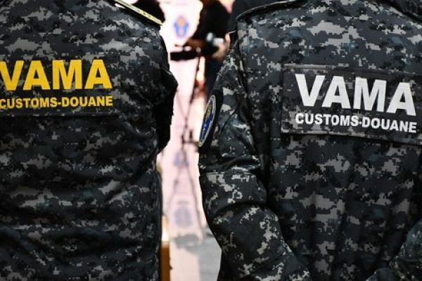 Țigarete nemarcate fiscal, în valoare de 3.700.000 de lei, reținute de inspectorii vamali
