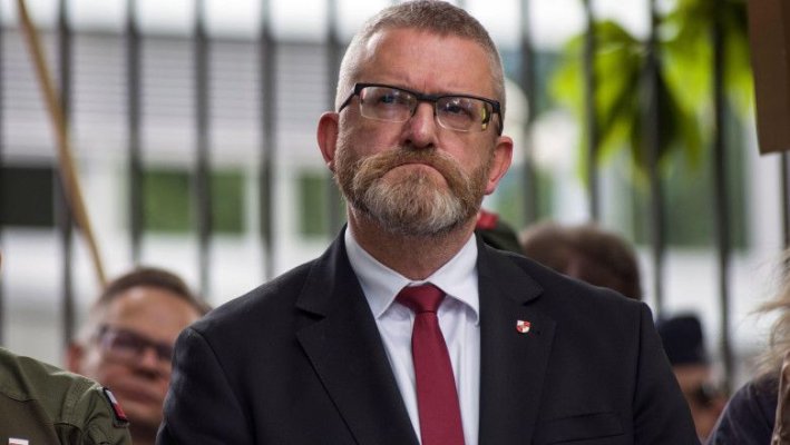 Parlamentul European i-a ridicat imunitatea unui eurodeputat polonez, după ce a negat Holocaustul
