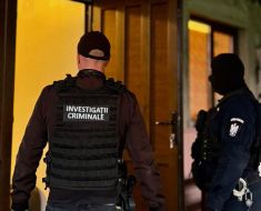 Serie de furturi rezolvată de polițiștii Secției 3 Constanța: Un tânăr a fost reținut după ce a prădat mai multe gospodării Serie de furturi rezolvată de polițiștii Secției 3 Constanța: Un tânăr a fost reținut după ce a prădat mai multe gospodării