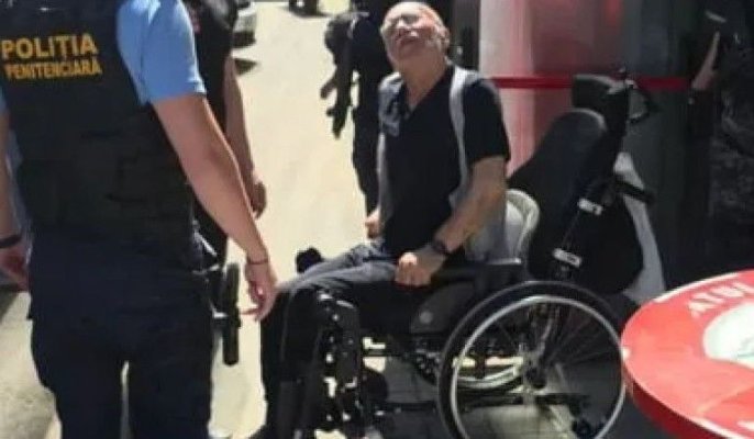 Omar Hayssam rămâne deocamdată în România. Nu poate fi transportat cu avionul din cauza problemelor medicale