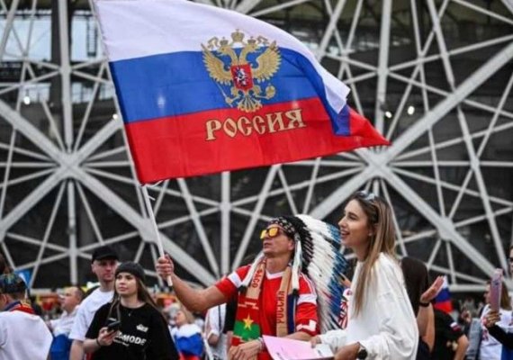 Rusia revine parțial în fotbalul internațional, la Cupa Mondială și Festivalul Under-15