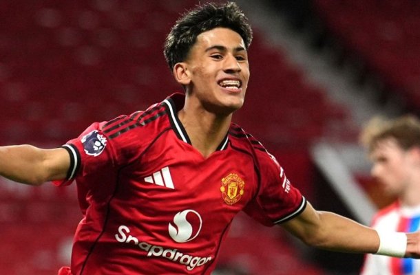 Jucătorul de 15 ani poreclit „micul Messi” ar vrea să plece de la Manchester United