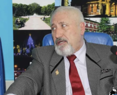 Un fost profesor al Academiei SRI neagă Holocaustul: „Nu există evreu român dus în Transnistria”