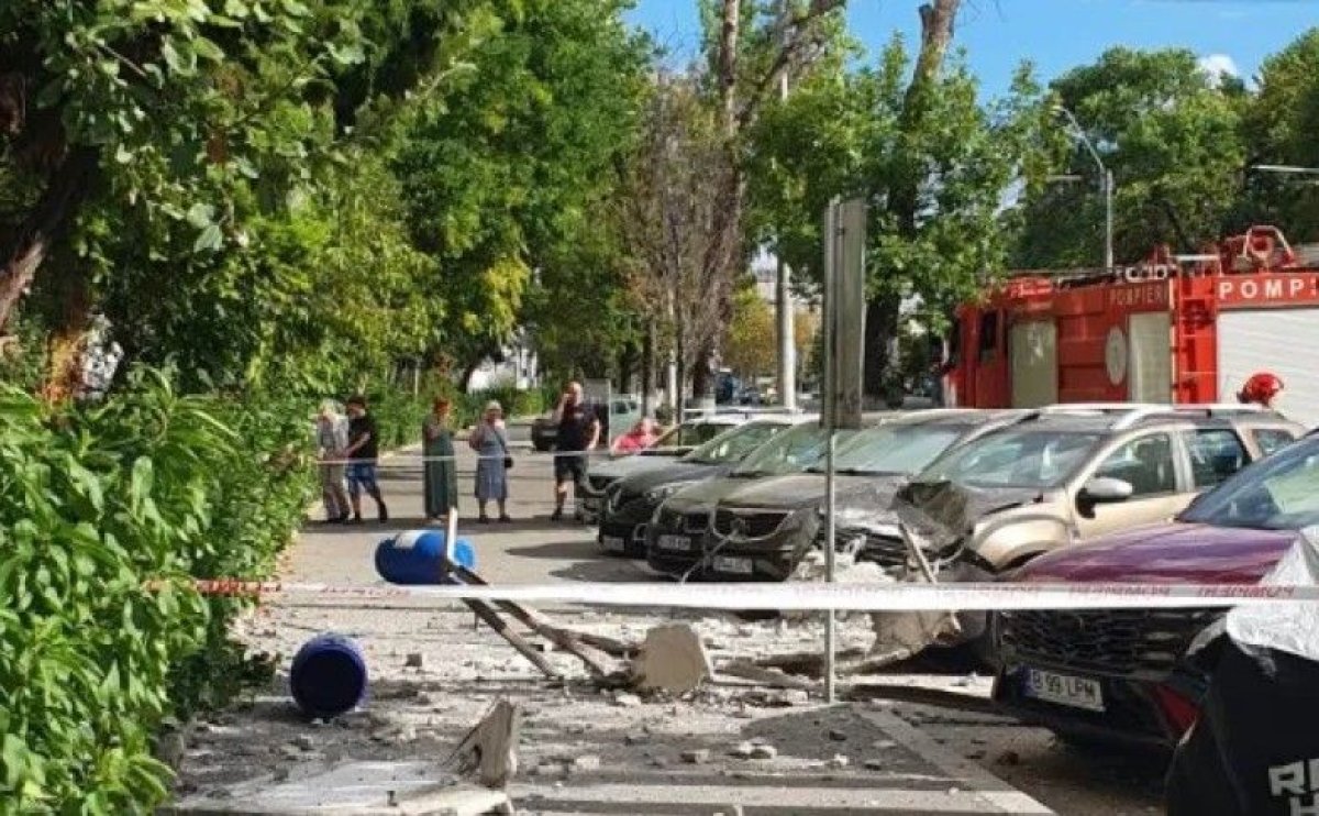 Ancheta la blocul unde un balcon a cazut peste o masina. Imobilul era pe lista de asteptare la anvelopare Ancheta la blocul unde un balcon a cazut peste o masina. Imobilul era pe lista de asteptare la anvelopare