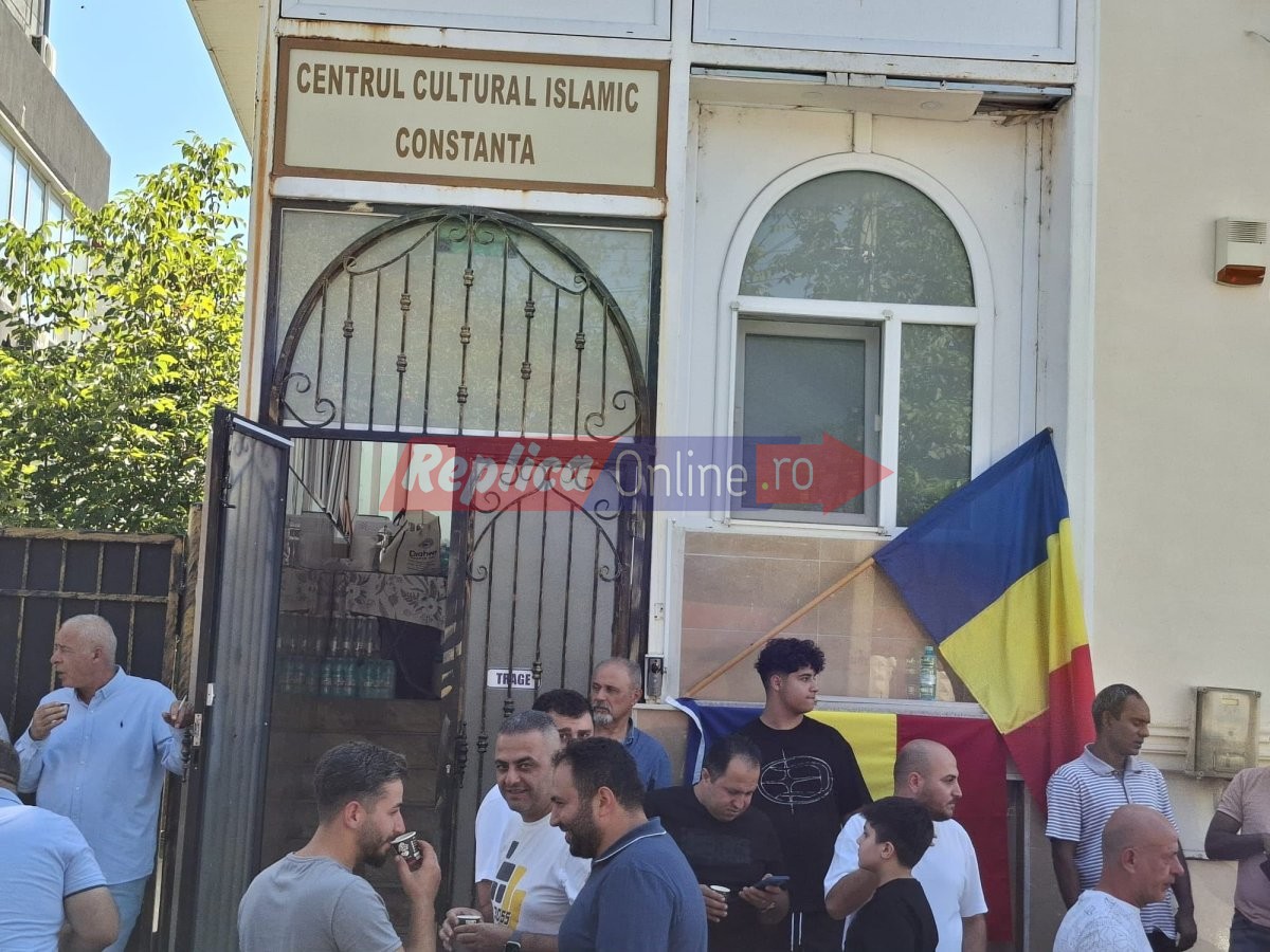 Scandal la Centrul Cultural Islamic din Constanta. Imamul Iyad Diab, alungat de credinciosi, dupa acuzatii grave de lipsa de pregatire si vrajba. Video Scandal la Centrul Cultural Islamic din Constanta. Imamul Iyad Diab, alungat de credinciosi, dupa acuzatii grave de lipsa de pregatire si vrajba. Video