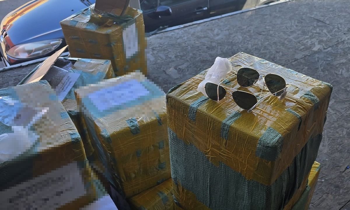 Bunuri contrafacute, in valoare de peste 2 milioane de lei, descoperite de politistii de frontiera constanteni. Video