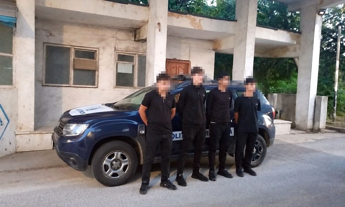 Cinci cetateni straini, depistati de politistii de frontiera dupa ce au intrat ilegal in Romania