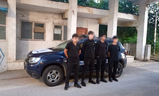 Cinci cetățeni străini, depistați de polițiștii de frontieră după ce au intrat ilegal în România