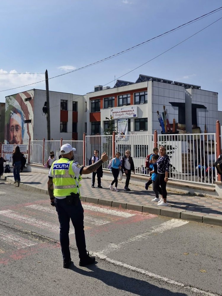 Actiuni de prevenire a criminalitatii, in scolile constantene si in comunitatile defavorizate