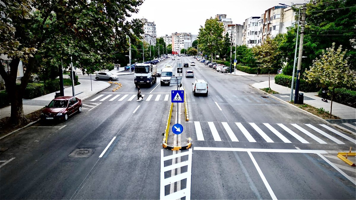 Doua treceri de pietoni au fost reamenajate, pe strada Dezrobirii din municipiul Constanta! Doua treceri de pietoni au fost reamenajate, pe strada Dezrobirii din municipiul Constanta!