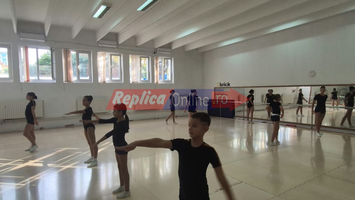 Cristina Spinu antrenor la CSM: Performanta in gimnastica aerobica se face cu sacrificii si foarte multa munca. Video Cristina Spinu antrenor la CSM: Performanta in gimnastica aerobica se face cu sacrificii si foarte multa munca. Video