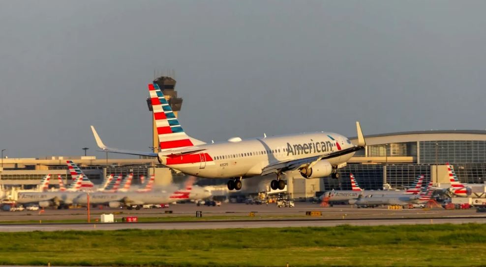 O drona neidentificata a aparut in zona aeroportului Ronald Reagan din Washington