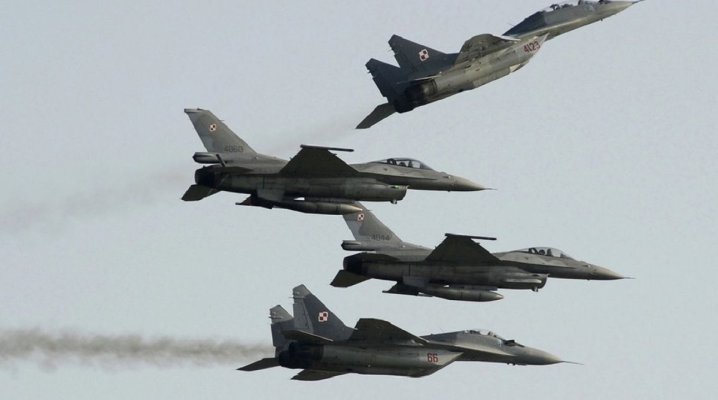 Alertă la Varșovia: Polonia a închis două aeroporturi și și-a activat apărarea aeriană
