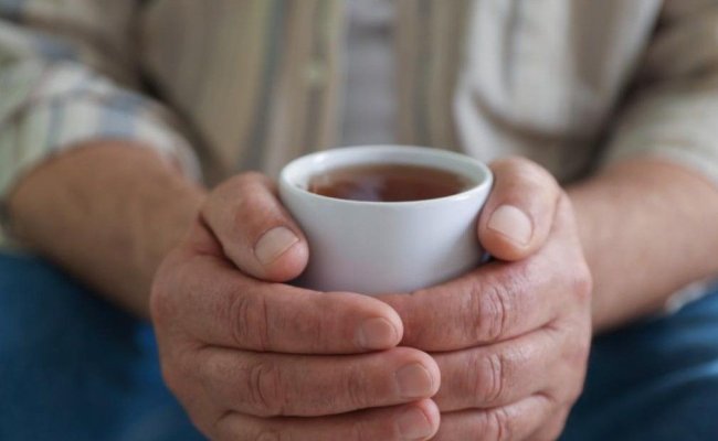 Studiu: Consumul de băuturi „foarte fierbinţi“ ar putea tripla riscul de cancer esofagian