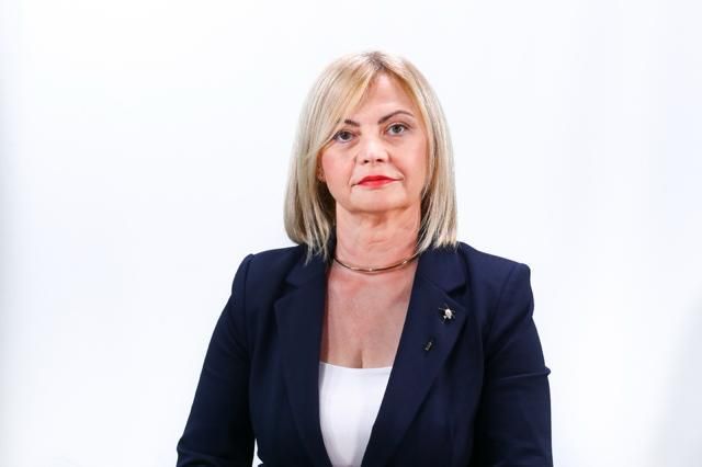 Fosta prefecta de Timis, din partea USR, a fost retinuta de EPPO, in dosarul banilor europeni pentru persoane vulnerabile Fosta prefecta de Timis, din partea USR, a fost retinuta de EPPO, in dosarul banilor europeni pentru persoane vulnerabile