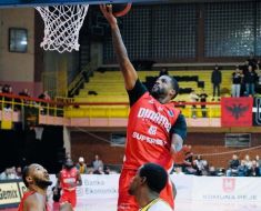 Baschet masculin: Dinamo Bucureşti se califică în grupele FIBA Europe Cup, cu dublă victorie în faţa KB Peja Baschet masculin: Dinamo Bucureşti se califică în grupele FIBA Europe Cup, cu dublă victorie în faţa KB Peja
