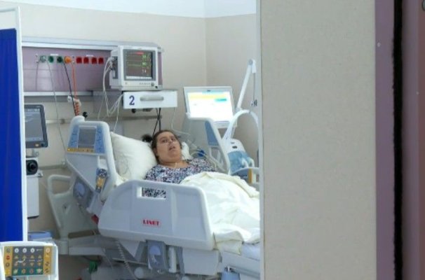 Trei tineri, salvați cu ajutorul aparatului ECMO. Medicii au mers în alte orașe pentru a le susține inima și plămânii