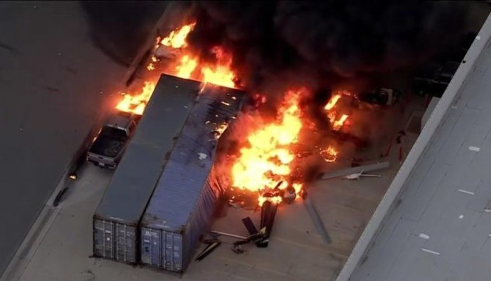 Trei persoane au murit după prăbuşirea unui elicopter de ştiri în Los Angeles