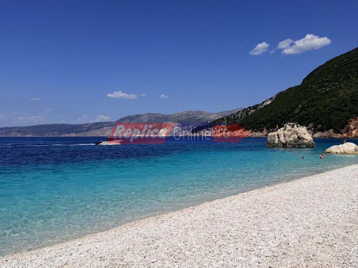 Roman disparut in Marea Ionica! Ambarcatiunea in care se afla s-a rasturnat in largul insulei Kefalonia. Video Roman disparut in Marea Ionica! Ambarcatiunea in care se afla s-a rasturnat in largul insulei Kefalonia. Video