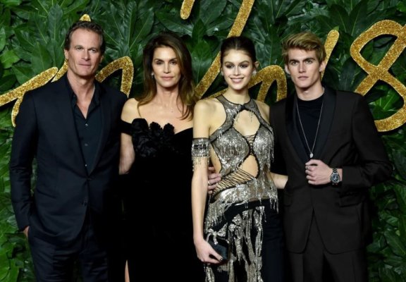 Tragedie pentru Cindy Crawford! Fiul ei, modelul Presley Gerber, a murit la doar 27 de ani