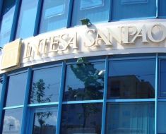 Escrocherie cu inteligenţă artificială la cea mai mare bancă din Italia: 95 de milioane de euro transferate în conturile fraudatorilor Escrocherie cu inteligenţă artificială la cea mai mare bancă din Italia: 95 de milioane de euro transferate în conturile fraudatorilor