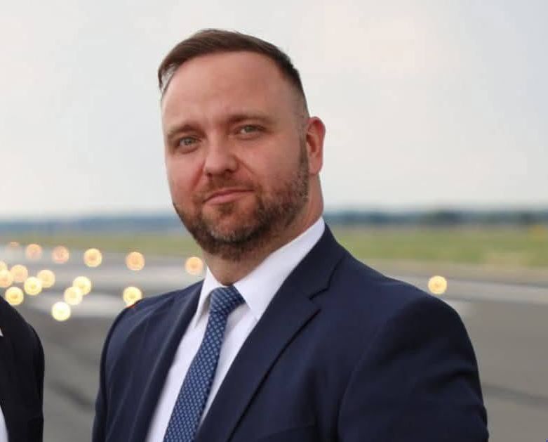 Constanta in topul salariilor de lux. Cine este bugetarul care ocupa locul 2 pe tara al celor mai bine platiti oficiali publici din Romania Constanta in topul salariilor de lux. Cine este bugetarul care ocupa locul 2 pe tara al celor mai bine platiti oficiali publici din Romania