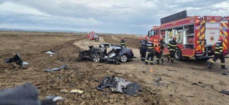 Doi copii şi un adult au murit după ce un autoturism şi un camion s-au ciocnit pe un drum din județul Iași  