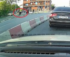 Care este starea de sănătate a bărbatului lovit de un stâlp de electricitate