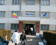 Un bărbat din Mangalia a devastat secția de Poliție din oraș... din cauza unei „crize diabetice“ Un bărbat din Mangalia a devastat secția de Poliție din oraș... din cauza unei „crize diabetice“