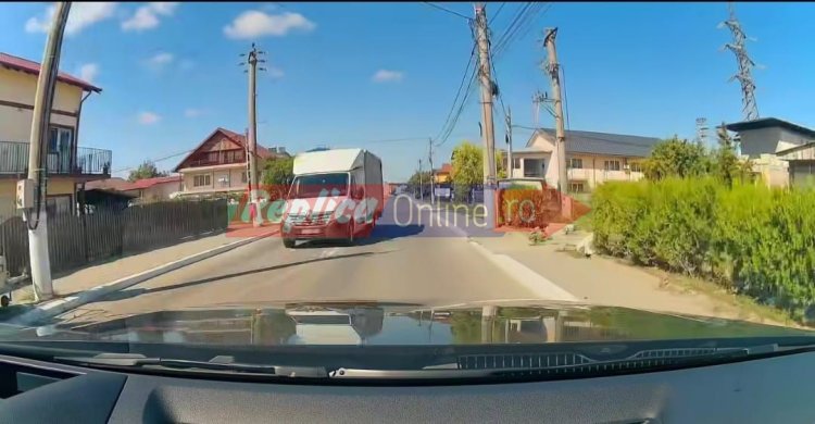 Panică în Costinești! Un șofer inconștient a intrat pe contrasens și a fost la un pas să între într-o mașină. Video