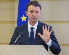 Negocieri sub tensiune pentru Guvern: Siegfried Mureșan anunță că nu va tolera „șmecheriile” politice