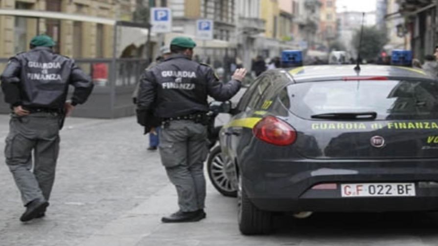 Sclavie moderna in Italia: Peste 100 de muncitori romani, exploatati crunt de proprii conationali pentru mai putin de 3 euro pe ora