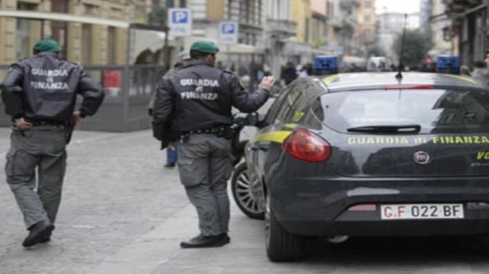 Sclavie modernă în Italia: Peste 100 de muncitori români, exploatați crunt de proprii conaționali pentru mai puțin de 3 euro pe oră
