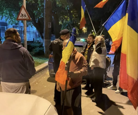 Protest în fața Arestului Central, după ce Călin Georgescu a fost arestat