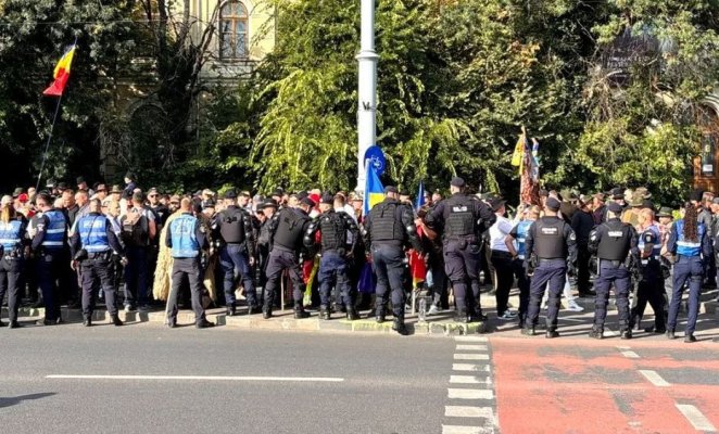 Violențe extreme la protestul fermierilor din Piața Victoriei. Protestatarii au luat la bătaie jandarmii. Video