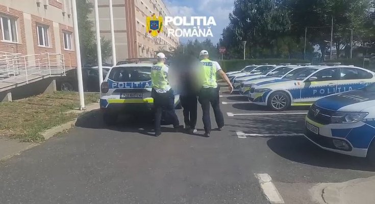 Un șofer a fost reținut, după ce a lovit un autoturism pe strada Brizei, beat la volan. Video